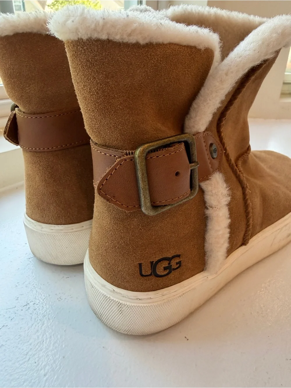 UGG Aika in Chestnut Brown Suede Wool Lined Platform Buckle Boots Size 9